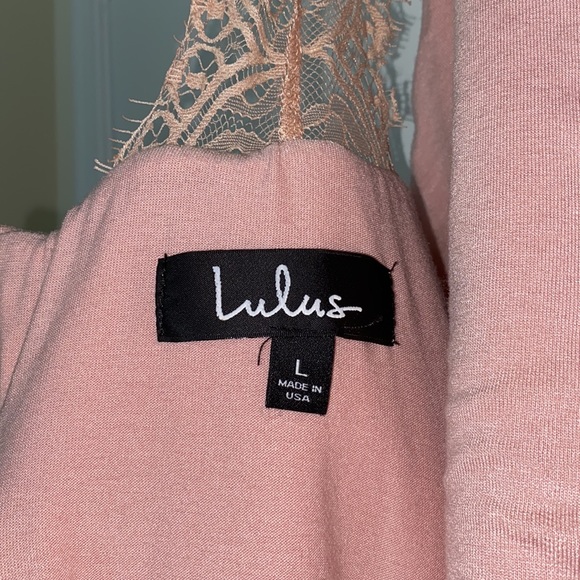 Lulu’s short fitted halter dress with a lacy piece on the back. Size L. - Picture 5 of 5